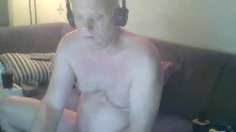 Snapshot of eric204 chatting on 06.13.26 Eric online show from 06.13.26
