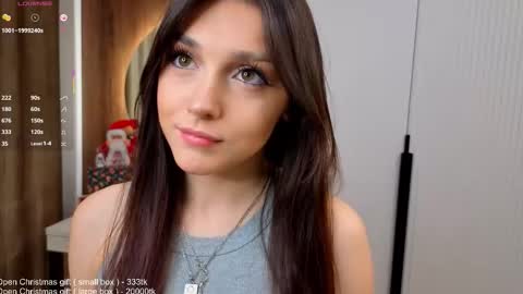 Snapshot of ericapapandrea chatting on 12.21.25 Dina online show from 12.21.25