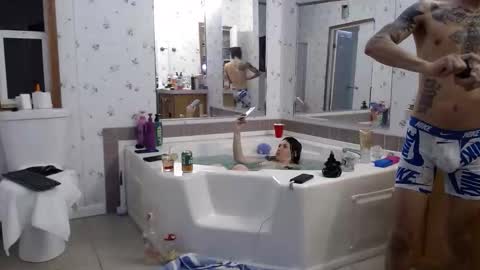 Snapshot of erick_martinezz chatting on 12.04.25 erick online show from 12.04.25