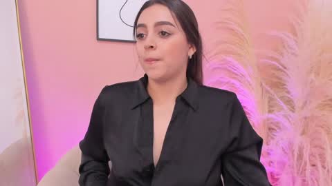 Snapshot of erika_mendez1 chatting on 01.11.25 Erika Mendez online show from 01.11.25