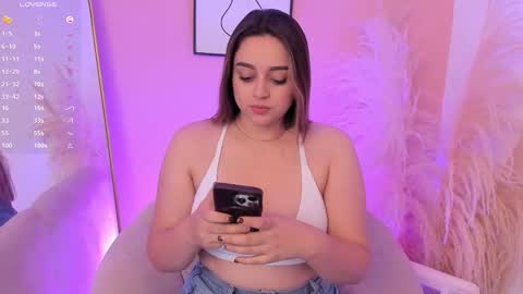 Snapshot of erika_mendez1 chatting on 09.12.25 Erika Mendez online show from 09.12.25