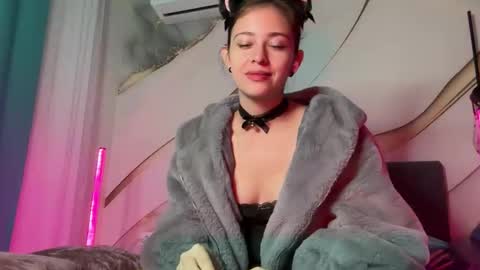 Erika Miu online show from 10.18.25