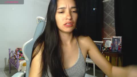 erina_1 online show from 12.17.24