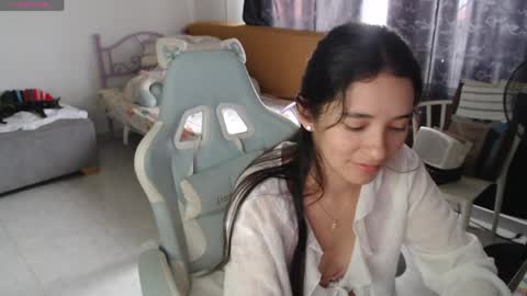 Snapshot of erina_1 chatting on 03.31.26 erina_1 online show from 03.31.26