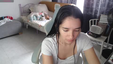 Snapshot of erina_1 chatting on 04.02.26 erina_1 online show from 04.02.26
