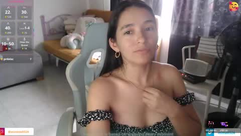 Snapshot of erina_1 chatting on 04.15.26 erina_1 online show from 04.15.26