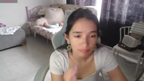 Snapshot of erina_1 chatting on 04.26.26 erina_1 online show from 04.26.26