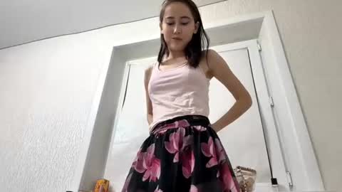 Snapshot of erinnthurmond chatting on 07.18.26 Luna online show from 07.18.26
