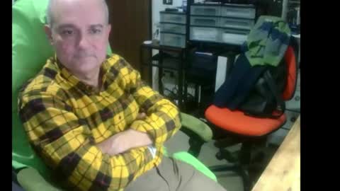 Snapshot of ernello chatting on 01.17.26 ernello online show from 01.17.26