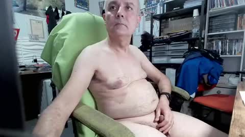 Snapshot of ernello chatting on 06.05.26 ernello online show from 06.05.26