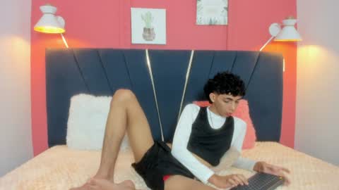 Snapshot of ero_boy40 chatting on 06.12.26 ero_boy40 online show from 06.12.26