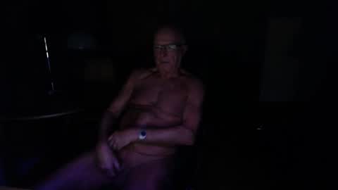 Snapshot of eroen chatting on 09.14.25 eroen online show from 09.14.25