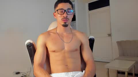 Snapshot of eros_becker_ chatting on 05.08.26 eros_becker_ online show from 05.08.26