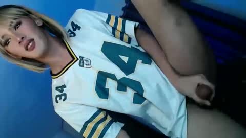 Snapshot of erotic_empress18 chatting on 05.23.26 erotic_empress18 online show from 05.23.26
