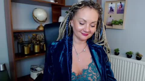 Snapshot of erotic_kaya chatting on 02.13.25 KAYA online show from 02.13.25