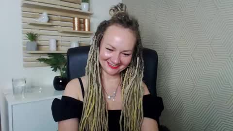 Snapshot of erotic_kaya chatting on 09.29.25 KAYA online show from 09.29.25