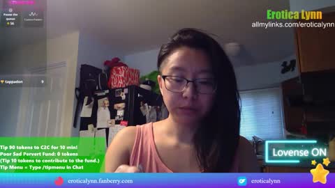 Snapshot of eroticalynn chatting on 03.05.25 Lynn online show from 03.05.25