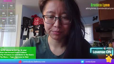 Snapshot of eroticalynn chatting on 03.07.25 Lynn online show from 03.07.25