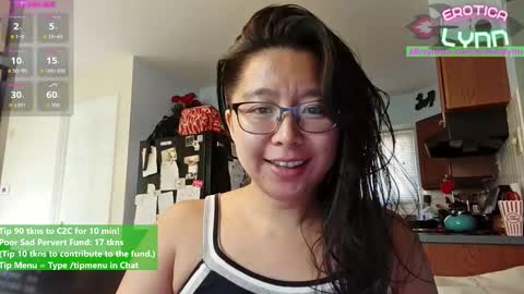 Lynn   online show from 11.04.25