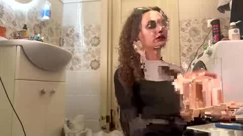 Snapshot of eroticartsss chatting on 01.08.26 Rachel Rach online show from 01.08.26