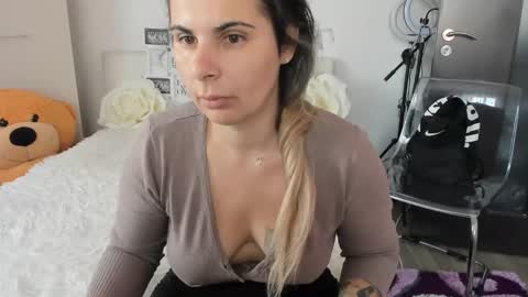 eroticsensualkitty4u online show from 10.21.25