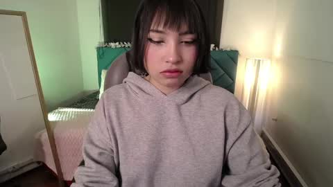 Snapshot of escarlett_wii chatting on 01.02.25 SCARLETT online show from 01.02.25