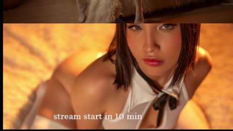 Snapshot of escarlett_wii chatting on 10.20.25 SCARLETT online show from 10.20.25