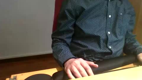 Snapshot of esclavo_hot chatting on 04.15.26 esclavo_hot online show from 04.15.26