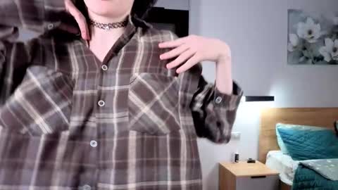 Snapshot of eshleeeygreen chatting on 11.07.25 EshleGreen online show from 11.07.25