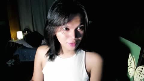 Snapshot of esilchan chatting on 09.25.25 Chelliane online show from 09.25.25