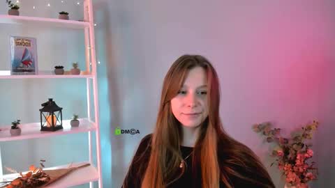 Snapshot of esme_moore_ chatting on 10.04.25 esme_moore_ online show from 10.04.25