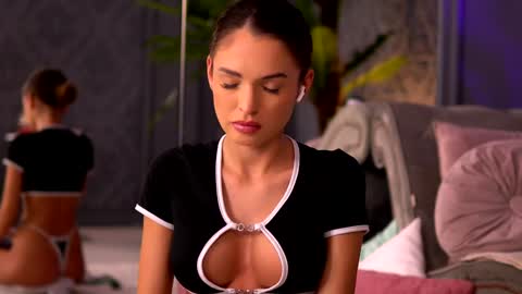 Raluca  online show from 12.10.24