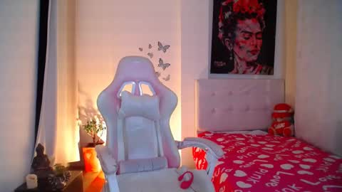 Esmeralda online show from 01.06.25