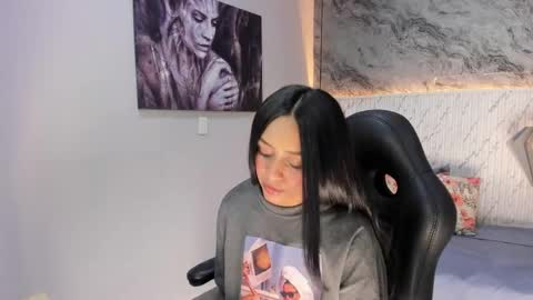 Snapshot of esmeralda__18 chatting on 05.02.26 Esmeralda online show from 05.02.26