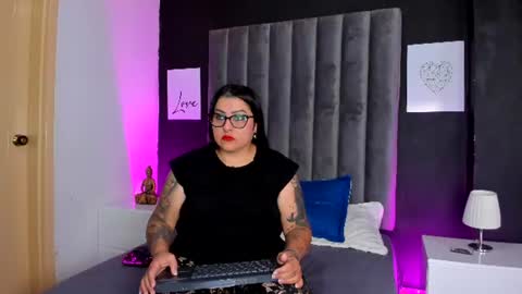 Snapshot of esmeralda_adamss chatting on 06.22.26 Esmeralda online show from 06.22.26