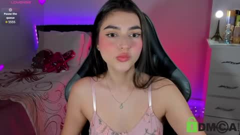 Snapshot of esmeralda_le chatting on 05.10.26 Esmeralda online show from 05.10.26
