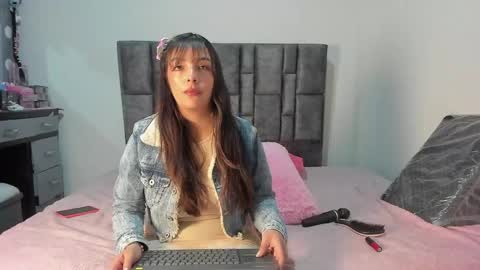 Perla online show from 04.12.26