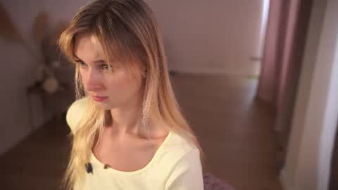 Snapshot of esmereal chatting on 07.20.26 How was your Christmas online show from 07.20.26