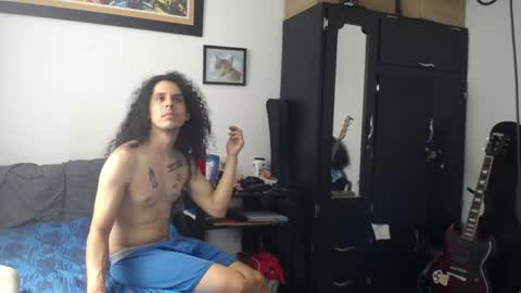 Snapshot of esnaider_man chatting on 05.13.26 Esnider online show from 05.13.26