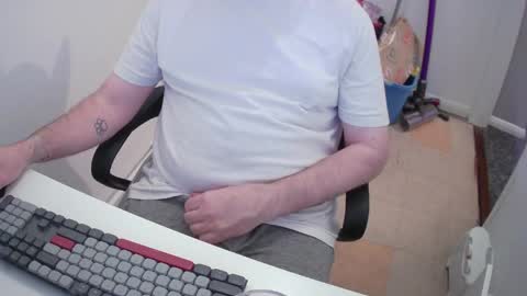 Snapshot of essex_wild chatting on 05.15.26 Morph online show from 05.15.26