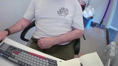 Snapshot of essex_wild chatting on 05.28.26 Morph online show from 05.28.26