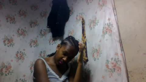 Snapshot of estancelee chatting on 07.27.26 estancelee online show from 07.27.26
