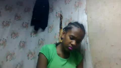 Snapshot of estancelee chatting on 07.28.26 estancelee online show from 07.28.26