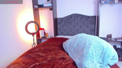 Snapshot of esteban_stud chatting on 12.19.24 ESTEBAN online show from 12.19.24