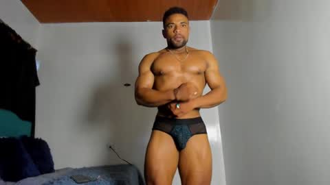 Snapshot of estebanlobo chatting on 09.30.25 estebanlobo online show from 09.30.25