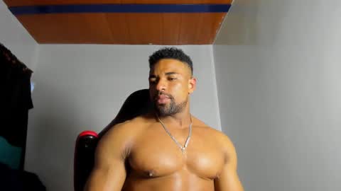 Snapshot of estebanlobo chatting on 09.30.25 estebanlobo online show from 09.30.25