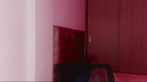 Snapshot of estefa1 chatting on 11.21.25 estefa1 online show from 11.21.25