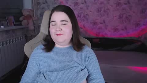 estelle_hicks online show from 04.13.26