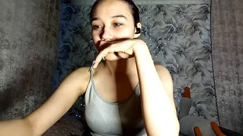 Snapshot of estellekirbo chatting on 04.02.26 estellekirbo online show from 04.02.26