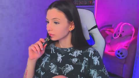 Snapshot of estercollins chatting on 01.01.25 Ester online show from 01.01.25